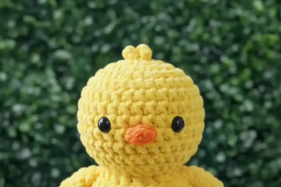 Crochet Chick Pattern: Easy Egg-Shaped Amigurumi Guide