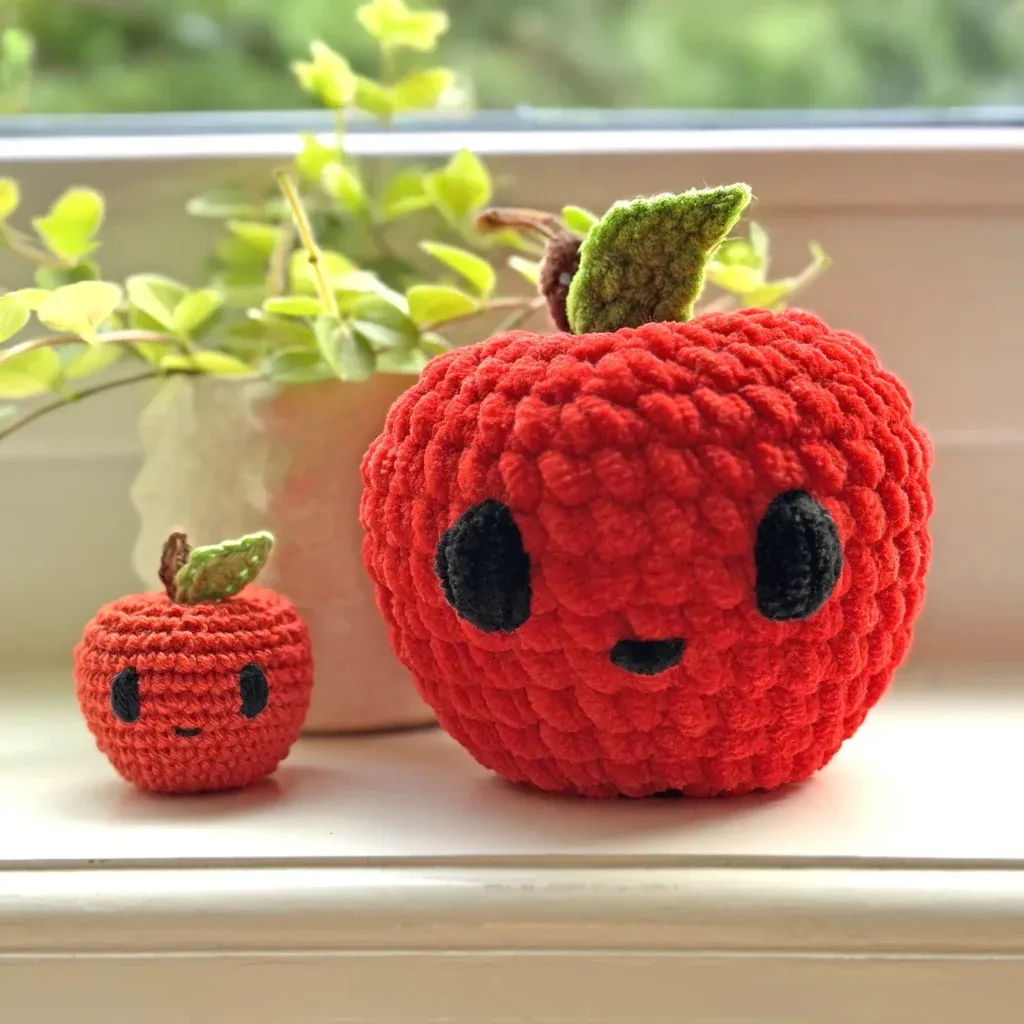 Free Apple Crochet Pattern – Adorable Amigurumi Fruit Keychain
