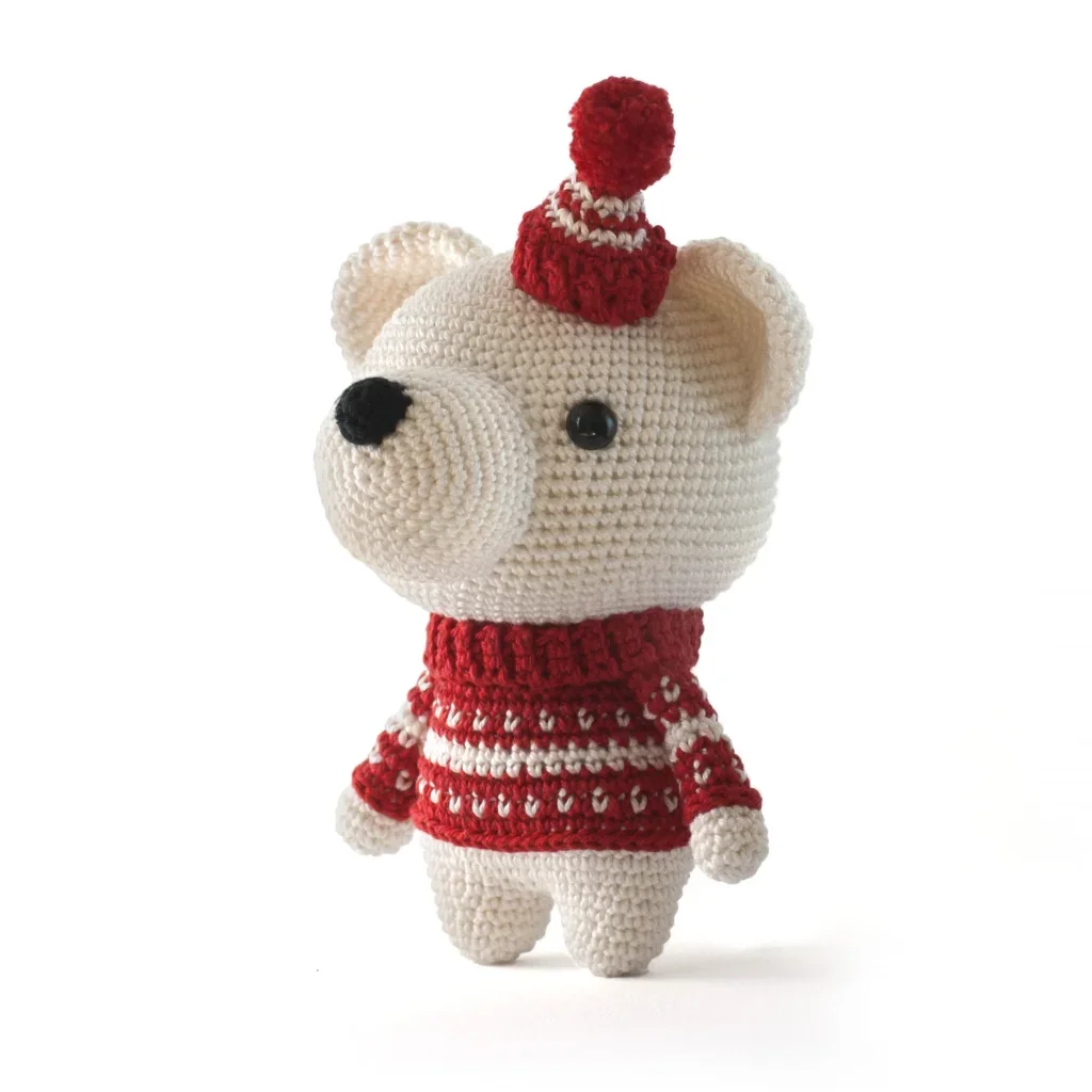 Pjotr the Polar Bear: Free Amigurumi Crochet Pattern
